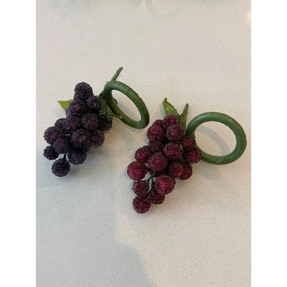 Vintage Pier 1 Beaded‎ Grape Cluster Napkin Rings Set of 6 Purple Burgundy